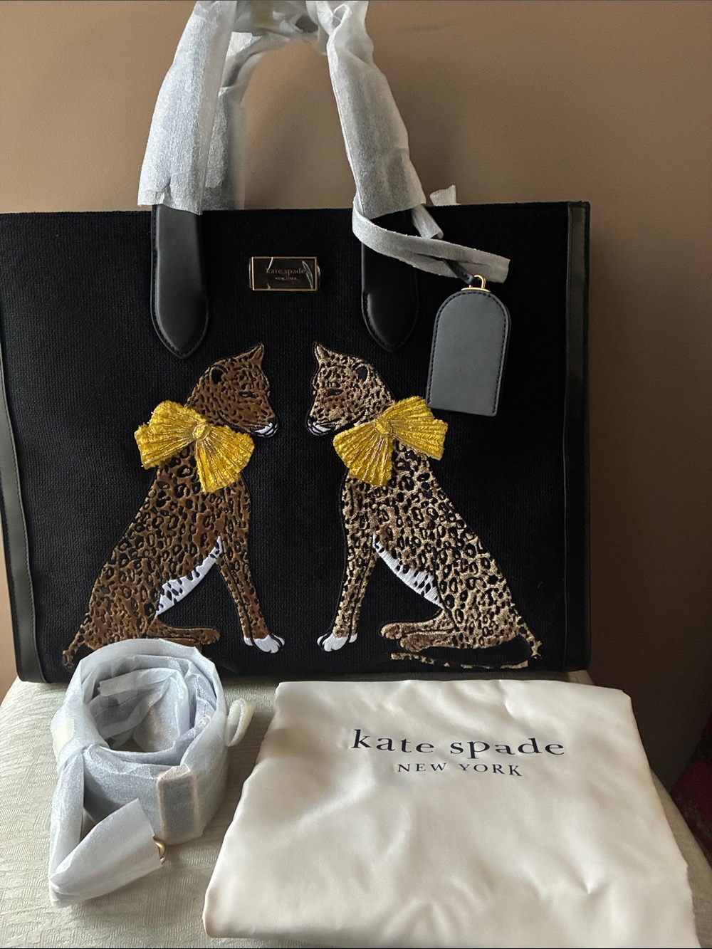 Kate Spade Tote - Picture 6 of 12